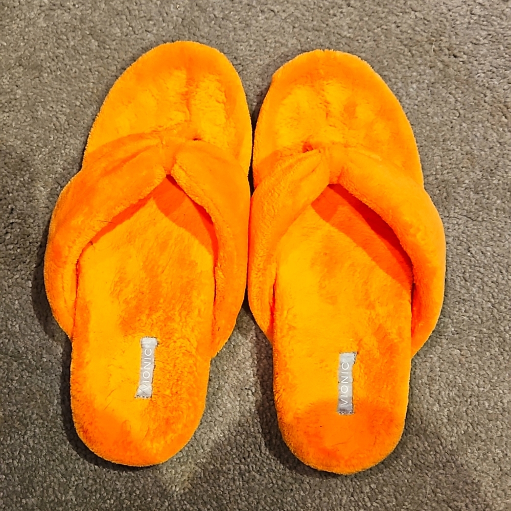Vionic slippers